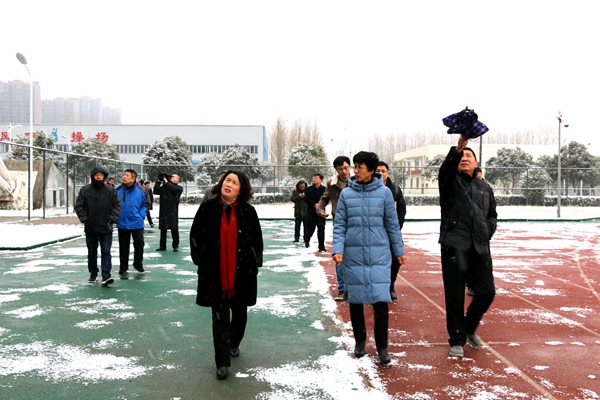 副市長(zhǎng)曹振萍一行到我院檢查指導(dǎo)校園安全工作