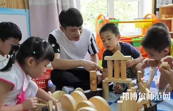 宜昌2021年男生上什么幼師學(xué)校比較好